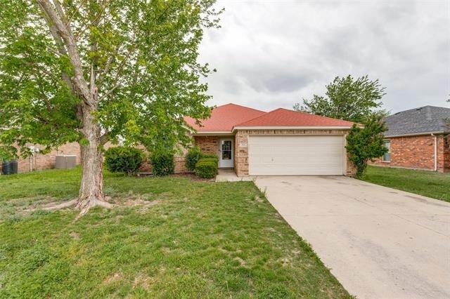 311 Charleston Drive - Photo 1