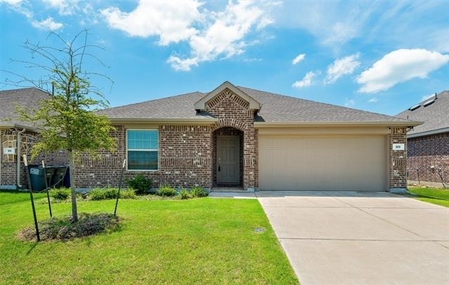 913 Rosewood Street - Photo 1