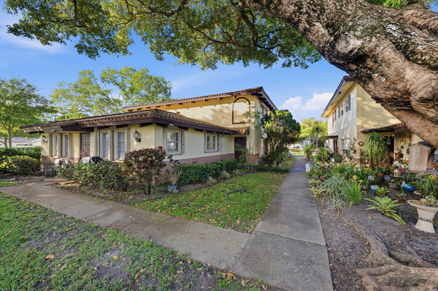 8811 Nw 28th Drive - Photo 1