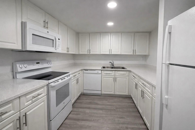 17350 Nw 68th Avenue - Photo 1