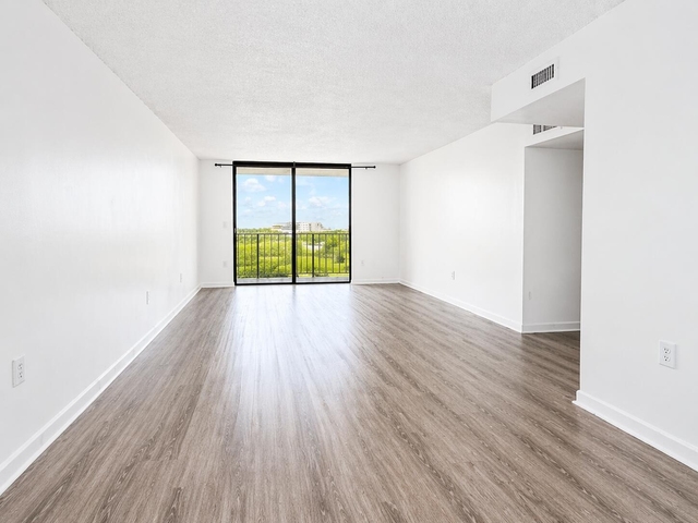 9682 Fontainebleau Boulevard - Photo 1