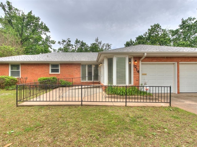 1214 Cruce Street - Photo 1