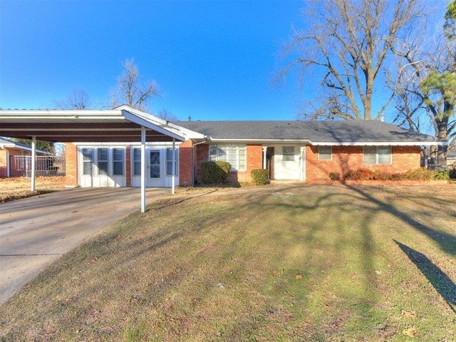 421 Foreman Avenue - Photo 1