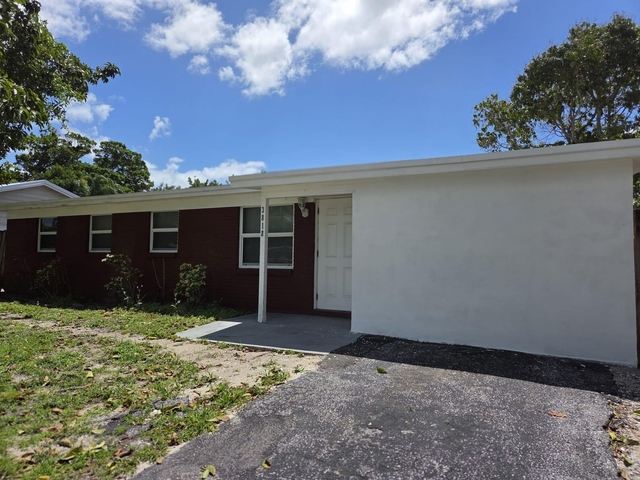 3818 Everglades Road - Photo 1
