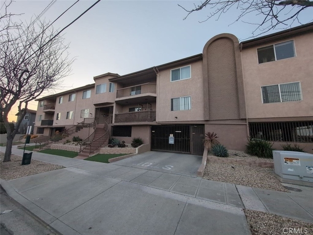 221 W Elm Avenue - Photo 1
