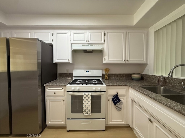 11839 Burbank Boulevard - Photo 1