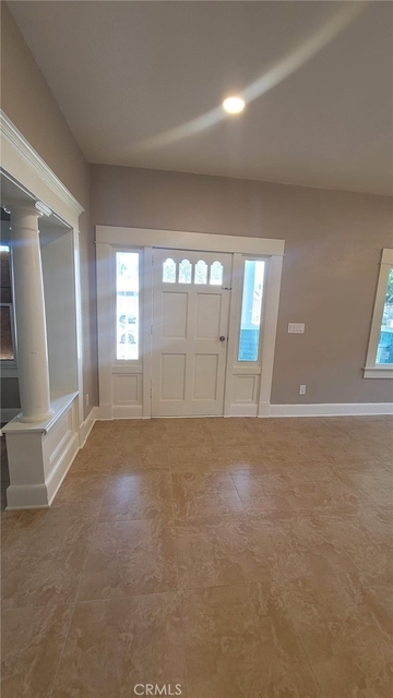 324 E Walnut - Photo 1