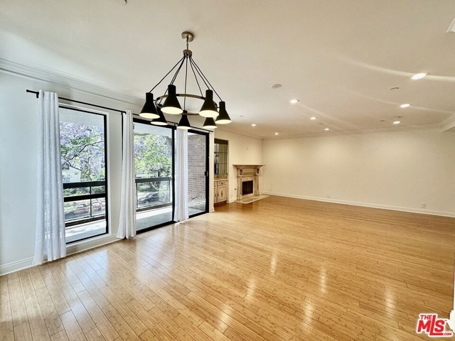 324 N Palm Drive - Photo 1