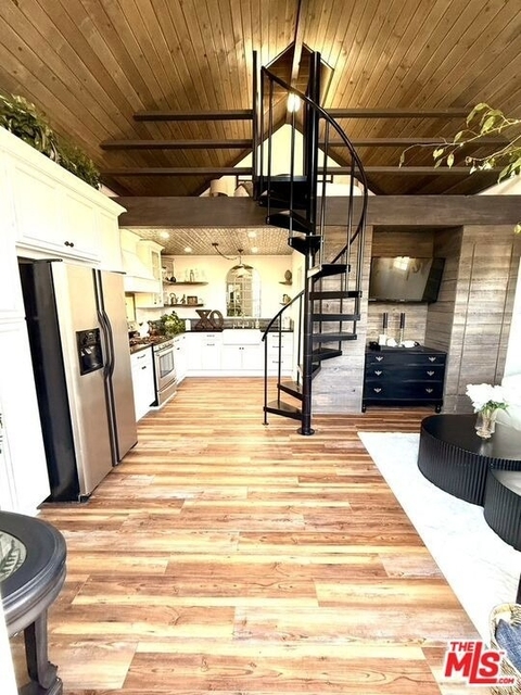 370 Main Street - Photo 1
