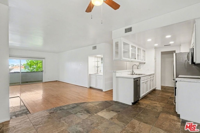 521 Montana Avenue - Photo 1