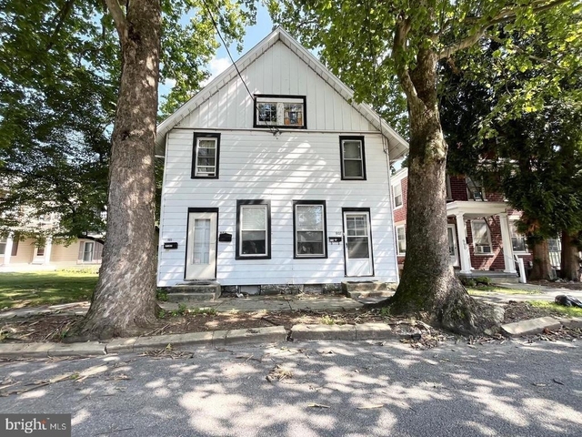 980 Scotland Ave - Photo 1