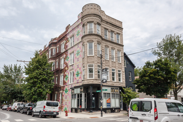 818 W 18th Street - Photo 1
