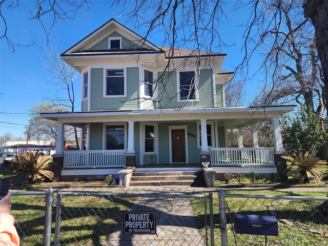403 Farquhar Street - Photo 1