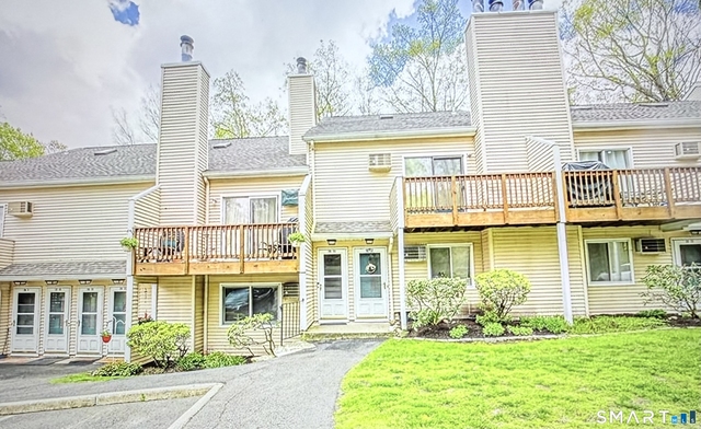 8 Rose Lane - Photo 1