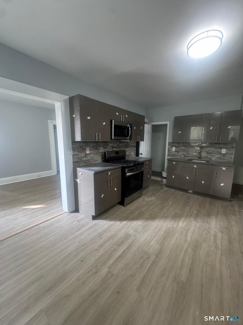 105 Caroline Street - Photo 1