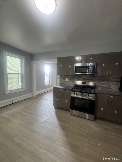 105 Caroline Street - Photo 1