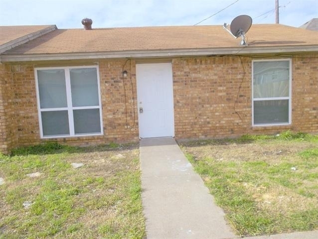 1502 Cardinal Drive - Photo 1