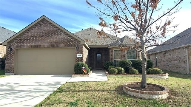 1020 Lake Meadow Lane - Photo 1