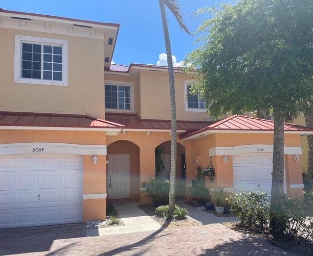 5064 Se Mariner Garden Circle - Photo 1