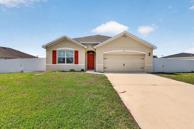 393 Sw Tarra Avenue - Photo 1