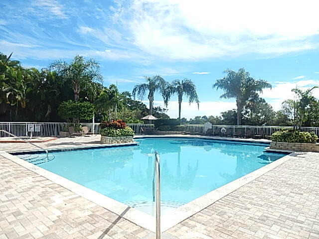 158 Sw Peacock Boulevard - Photo 1