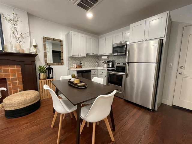 900 Nw 13th Street - Photo 1