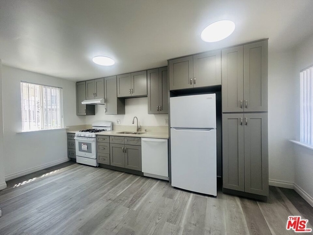 740 N Hill Place - Photo 1