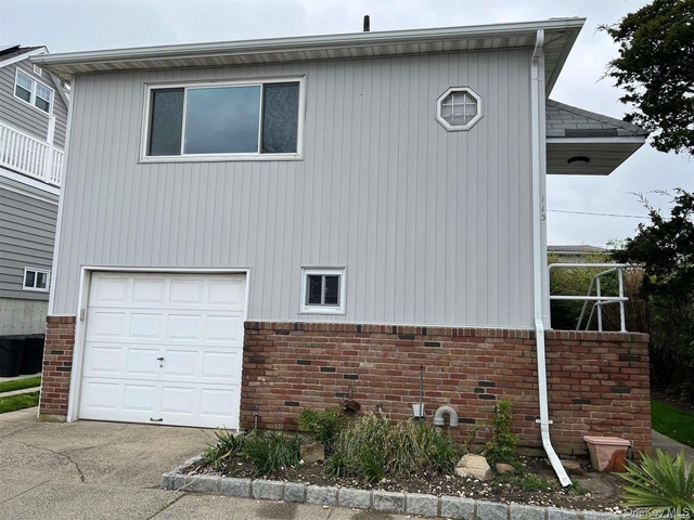 113 Maple Boulevard - Photo 1