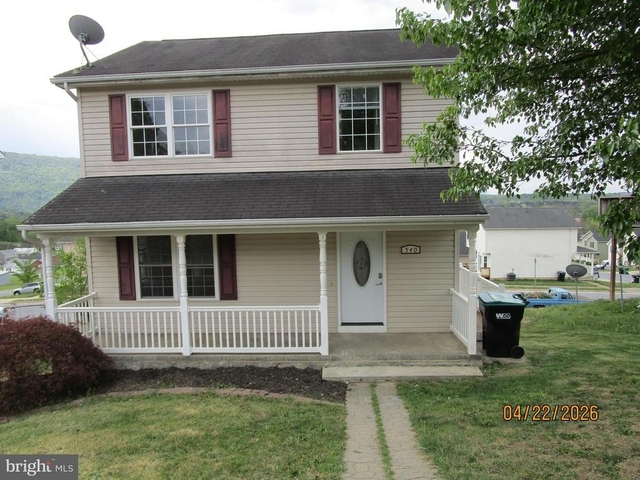 540 Thompson - Photo 1