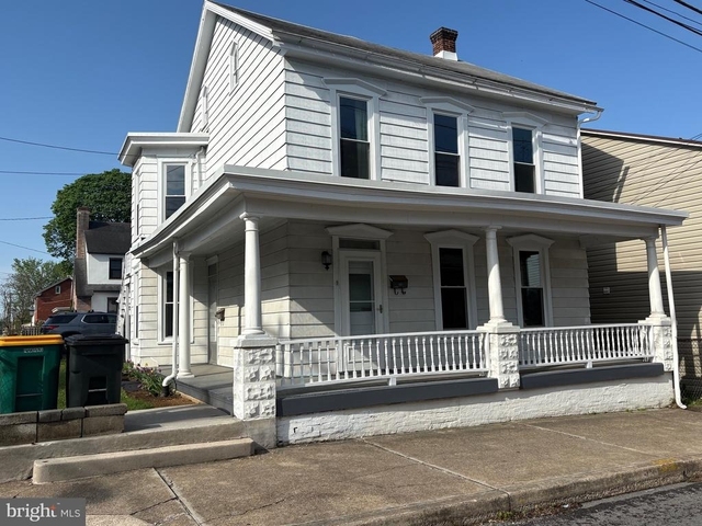 50 E North Street - Photo 1
