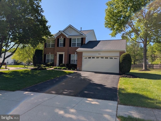 4411 Sutherland Circle - Photo 1