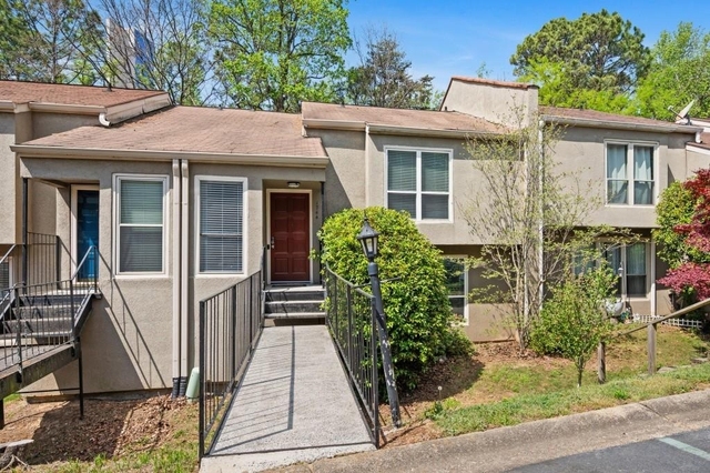 1744 Woodcliff Place Ne - Photo 1