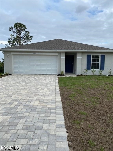 2213 Ne 33rd Street - Photo 1