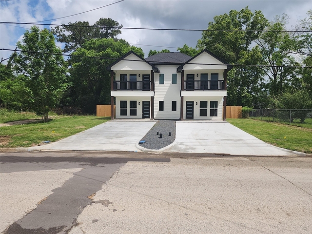 2651 Beaumont Avenue - Photo 1