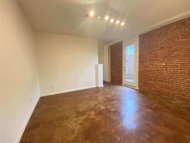 1112 Lawrence - Photo 1
