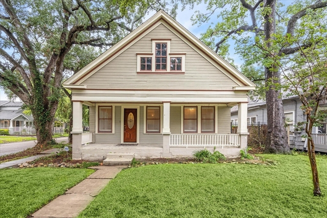 321 W 13th Street - Photo 1