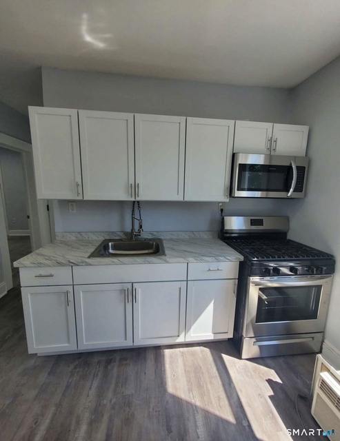 100 Horace Street - Photo 1