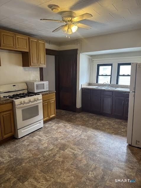 1120 Baldwin Street - Photo 1
