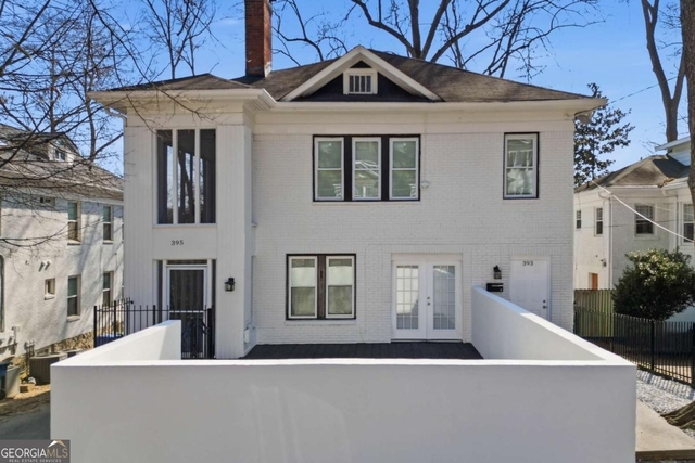 393 8th Street Ne - Photo 1