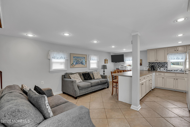 21 E Bay Way - Photo 1