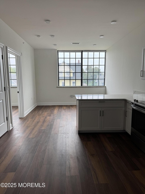 179 Chelsea Avenue - Photo 1