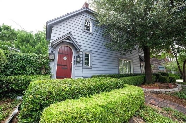 4038 N Roswell Street - Photo 1
