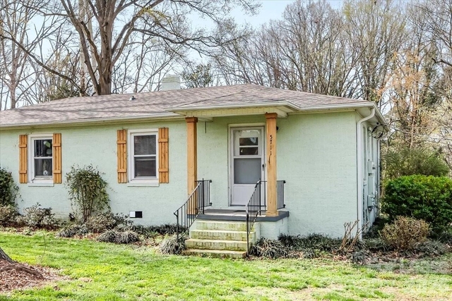 5711 Oak Drive - Photo 1