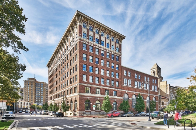 27 Library Street Ne - Photo 1