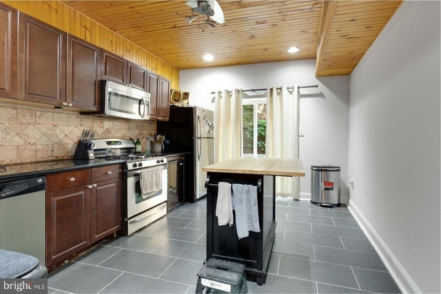 920 S 16th Street - Photo 1
