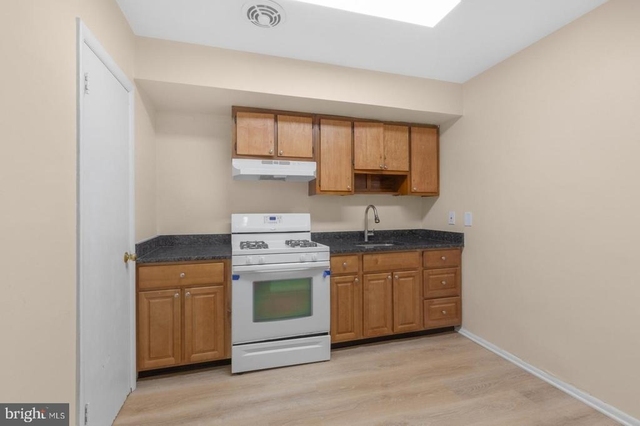 5990 Henry Avenue - Photo 1