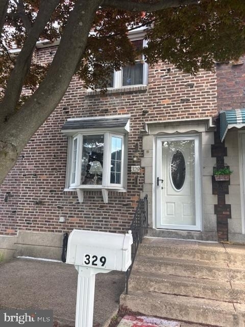 329 N Oak Avenue - Photo 1