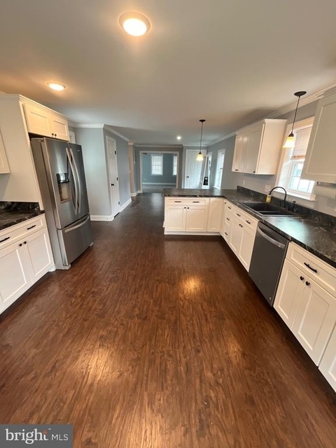 112 E Main Street - Photo 1