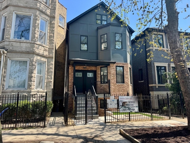 1709 N Maplewood Avenue - Photo 1