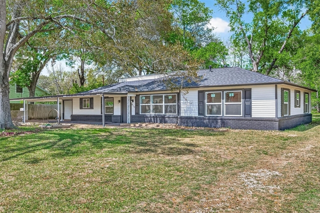 815 Brooks Avenue - Photo 1